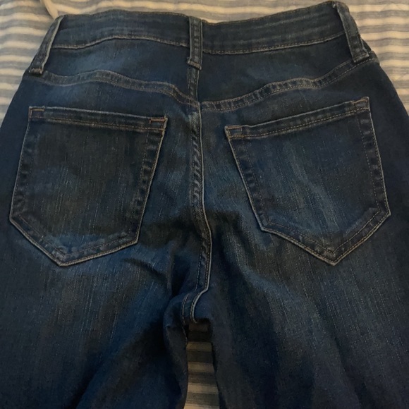 Old navy crop flares - Picture 3 of 3